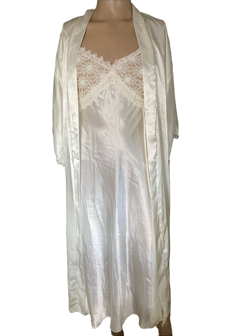 California Dynasty’s  vintage Silk-Look Lace Trim Satin Nightgown & Robe Set